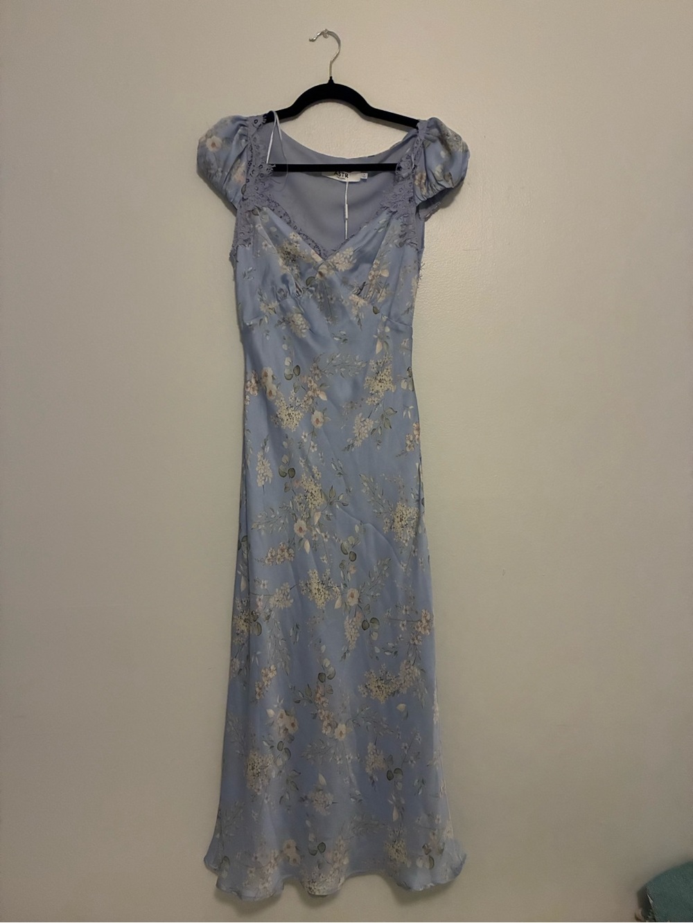 ASTR The Label Makaela Floral Satin Midi Dress NWT
